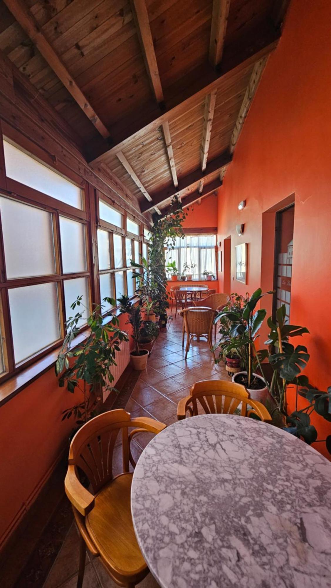 Hostal Albe Carrion De Los Condes Bagian luar foto