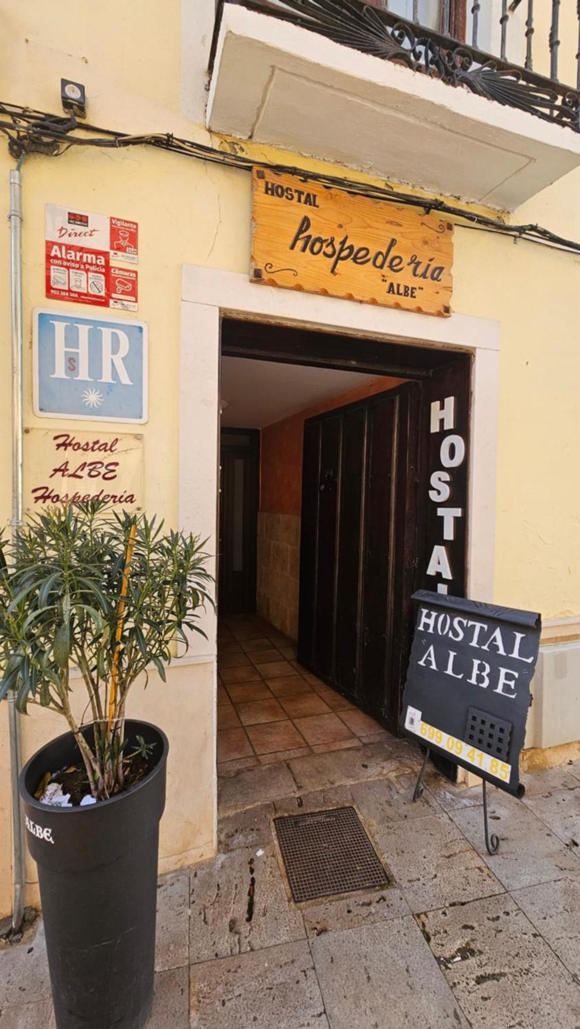 Hostal Albe Carrion De Los Condes Bagian luar foto