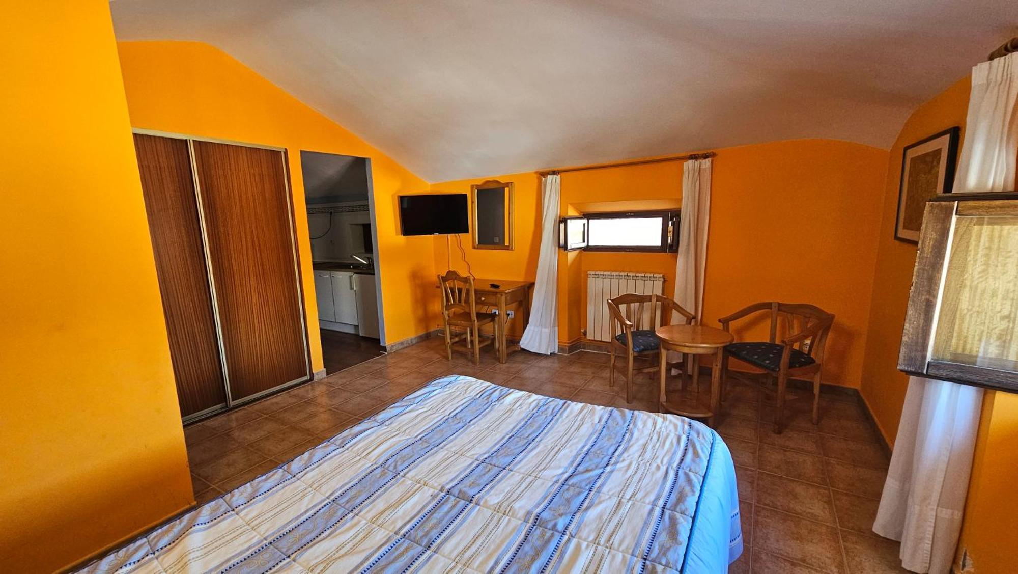 Hostal Albe Carrion De Los Condes Bagian luar foto